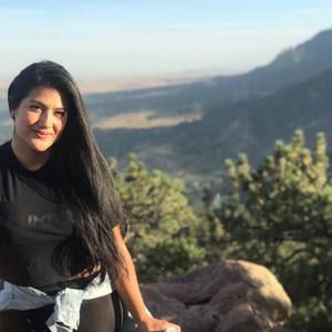 Meet your Posher, Estefania